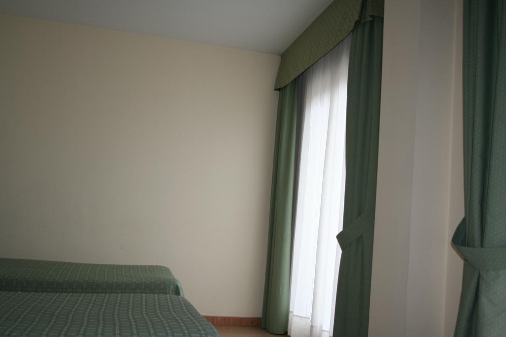 Hotel Austria 76 Пуэтро-де-Сагунто Экстерьер фото